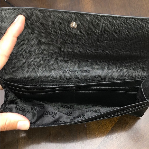 Brand new Michael Kors wallet - Picture 3 of 5